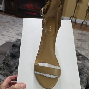 Quince Leather Sandals Size 7 US